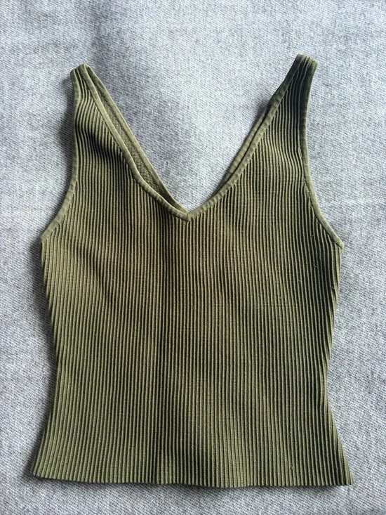 Aritzia Olive Sculpt Knit V-Neck Tank - Picture 1 of 2